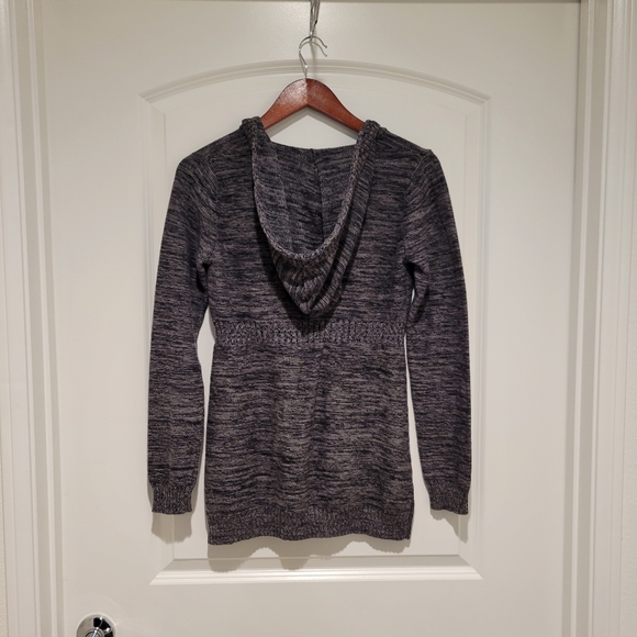 Roxy Hooded Gray Sweater. Medium # 599 - Picture 3 of 7